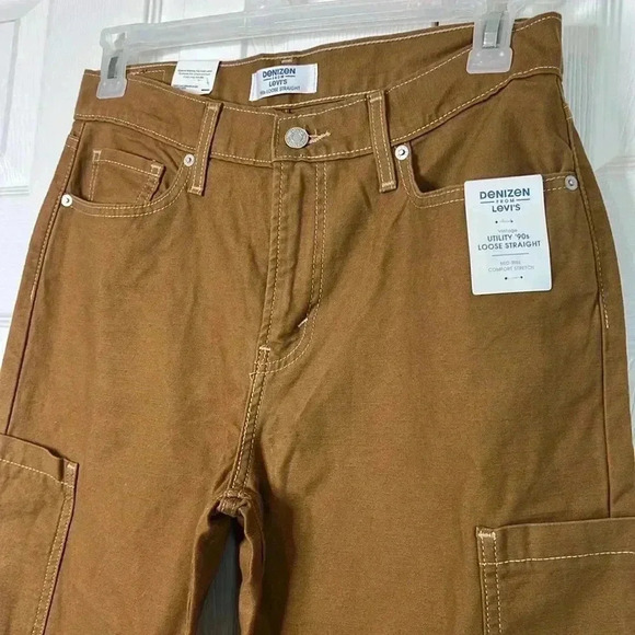 DENIZEN from Levi's - Women's Mid-Rise 90's
Loose Straight Jeans - Picture 8 of 16